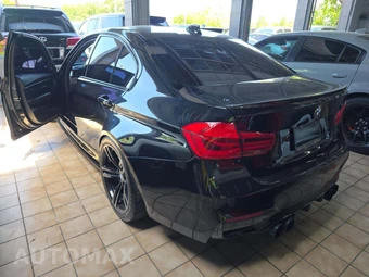 2017 BMW M3 Sedan - miniatura 2