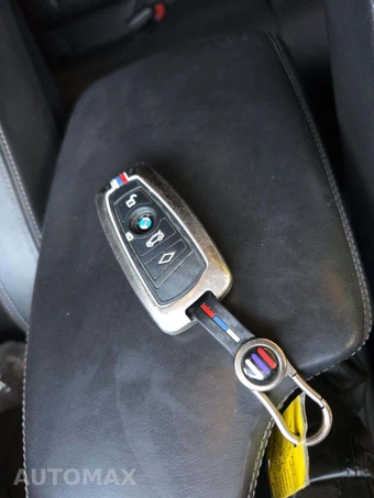 2017 BMW M3 Sedan - miniatura 8