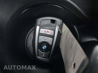 2017 BMW M3 Sedan - miniatura 8