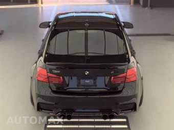 2017 BMW M3 Sedan - miniatura 3