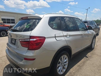 2017 BMW X3 Sports Activity Vehicle sDrive28i – miniatura 4