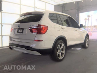 2017 BMW X3 Sports Activity Vehicle sDrive28i – miniatura 4
