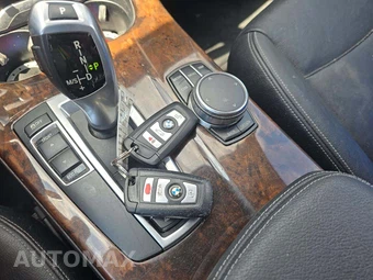 2017 BMW X3 Sports Activity Vehicle sDrive28i – miniatura 8