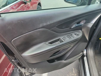 2017 Buick Encore Preferred – miniatura 9