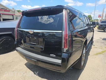 2017 Cadillac Escalade ESV Luxury 1SB - miniatura 3