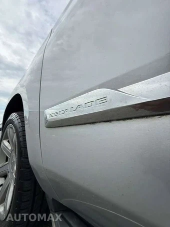 2017 Cadillac Escalade ESV Luxury 1SB - miniatura 4