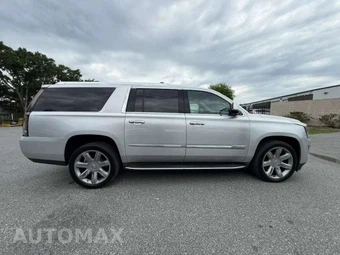 2017 Cadillac Escalade ESV Luxury 1SB - miniatura 9
