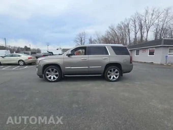 2017 Cadillac Escalade Luxury - miniatura 3