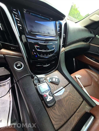 2017 Cadillac Escalade Luxury 1SB - miniatura 10