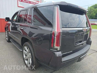 2017 Cadillac Escalade Luxury 1SB - miniatura 2