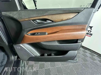 2017 Cadillac Escalade Luxury 1SB - miniatura 28