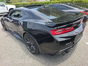 2017 Chevrolet Camaro ZL1 Coupe - miniatura 2