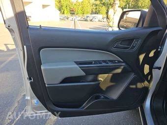 2017 Chevrolet Colorado WT Crew Cab Medium Bed 2WT - miniatura 9