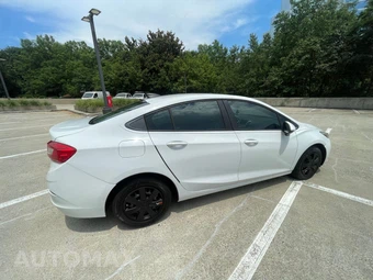 2017 Chevrolet Cruze LS Sedan 1SB - miniatura 3