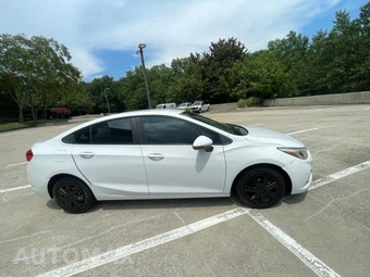 2017 Chevrolet Cruze LS Sedan 1SB - miniatura 4
