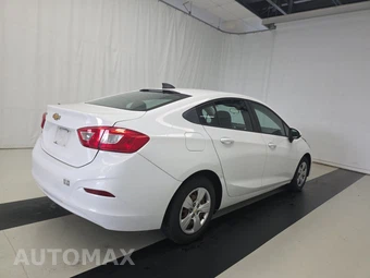 2017 Chevrolet Cruze LS Sedan 1SB - miniatura 4