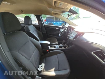 2017 Chevrolet Cruze LT Hatchback 1SD – miniatura 8
