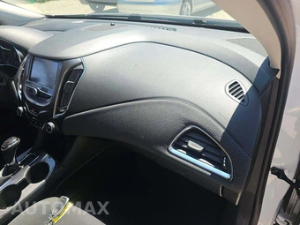 2017 Chevrolet Cruze LT Hatchback 1SD - miniatura 16