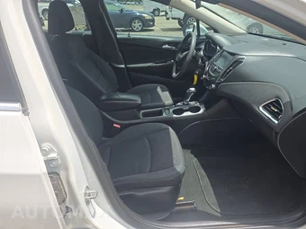 2017 Chevrolet Cruze LT Sedan 1SD - miniatura 8