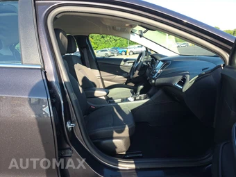 2017 Chevrolet Cruze LT Sedan 1SD - miniatura 8