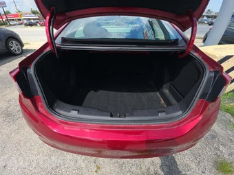 2017 Chevrolet Cruze LT Sedan 1SD - miniatura 14