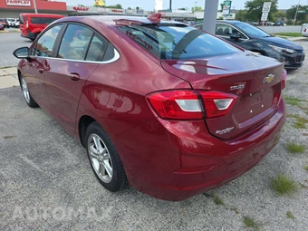 2017 Chevrolet Cruze LT Sedan 1SD - miniatura 2