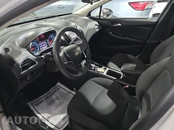 2017 Chevrolet Cruze LT Sedan 1SD - miniatura 13