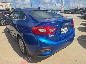 2017 Chevrolet Cruze LT Sedan 1SD - miniatura 2