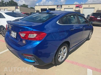 2017 Chevrolet Cruze LT Sedan 1SD - miniatura 3