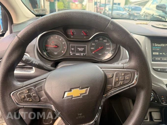 2017 Chevrolet Cruze LT Sedan 1SD - miniatura 10