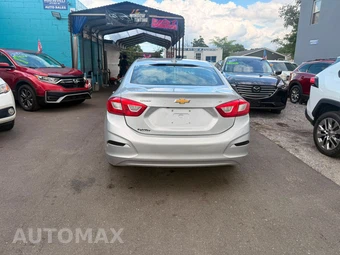 2017 Chevrolet Cruze LT Sedan 1SD - miniatura 8