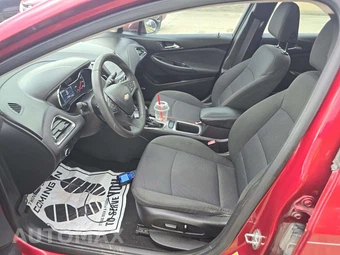 2017 Chevrolet Cruze LT Sedan 1SD - miniatura 3