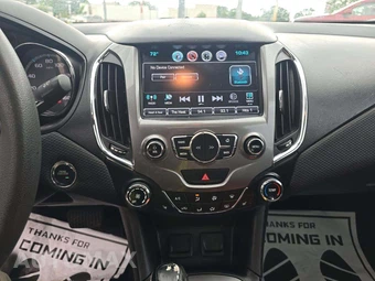 2017 Chevrolet Cruze LT Sedan 1SD - miniatura 7