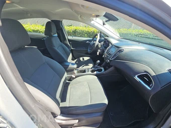 2017 Chevrolet Cruze LT Sedan 1SD - miniatura 8