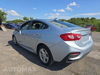2017 Chevrolet Cruze LT Sedan 1SD - miniatura 2