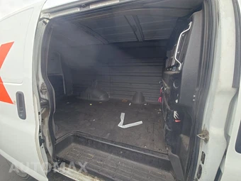 2017 Chevrolet Express 2500 Cargo Van 1WT 135.0" WB – miniatura 13