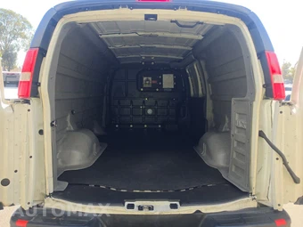 2017 Chevrolet Express 2500 Cargo Van 1WT 135.0" WB – miniatura 16