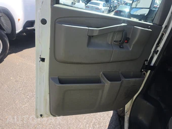 2017 Chevrolet Express 2500 Cargo Van 1WT 135.0" WB – miniatura 9