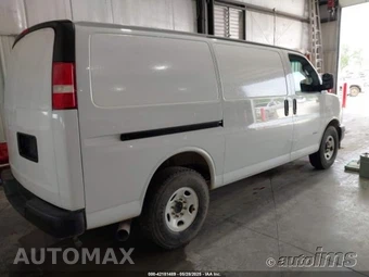 2017 Chevrolet Express 2500 Cargo Van 1WT 135.0" WB - miniatura 10