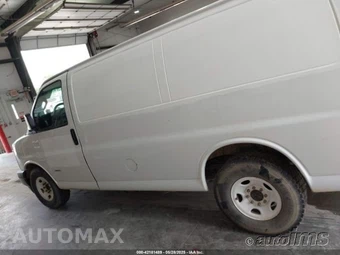 2017 Chevrolet Express 2500 Cargo Van 1WT 135.0" WB - miniatura 11