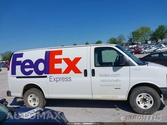 2017 Chevrolet Express 2500 Cargo Van 1WT 135.0" WB - miniatura 3