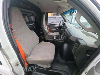 2017 Chevrolet Express 2500 Cargo Van 1WT 135.0" WB - miniatura 17