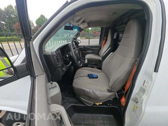 2017 Chevrolet Express 2500 Cargo Van 1WT 135.0" WB - miniatura 6