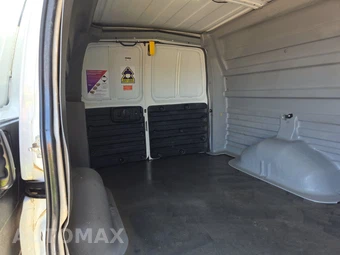 2017 Chevrolet Express 2500 Cargo Van 1WT 135.0" WB – miniatura 14