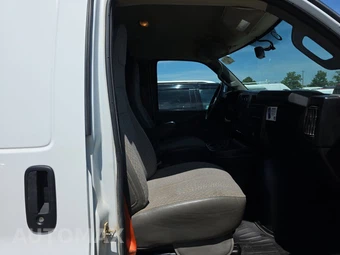 2017 Chevrolet Express 2500 Cargo Van 1WT 135.0" WB – miniatura 8