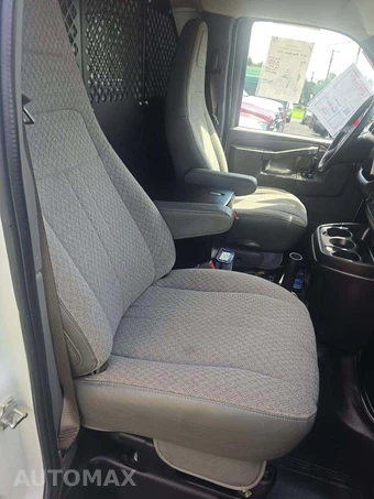 2017 Chevrolet Express 2500 Cargo Van 1WT 135.0" WB - miniatura 17
