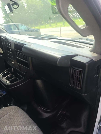 2017 Chevrolet Express 2500 Cargo Van 1WT 135.0" WB - miniatura 18