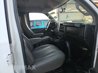 2017 Chevrolet Express 2500 Cargo Van 1WT 135.0" WB – miniatura 8