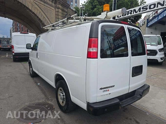 2017 Chevrolet Express 2500 Cargo Van 1WT 135.0" WB – miniatura 2