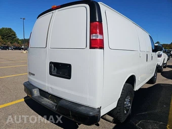 2017 Chevrolet Express 2500 Cargo Van 1WT 135.0" WB - miniatura 3
